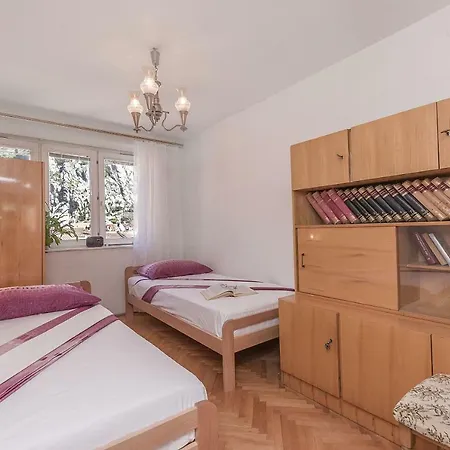 Apartment Nansy Omis Exterior photo