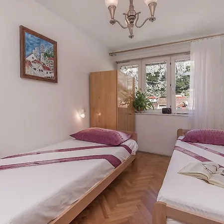 Apartment Nansy Omis Exterior photo